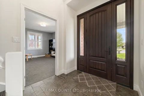 48 Settlers Landing Dr, Quinte West, ON K8R 0A9