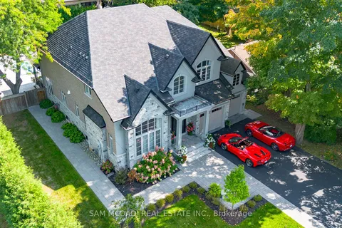 113 Lloyminn Ave, Hamilton, ON L9G 1H4