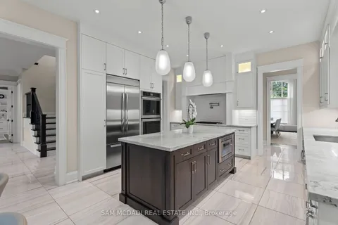 113 Lloyminn Ave, Hamilton, ON L9G 1H4