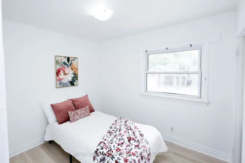 1681 Dale St, London, ON N5V 1Y3