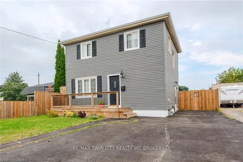 131 Morrell St, Brantford, ON N3T 4J9
