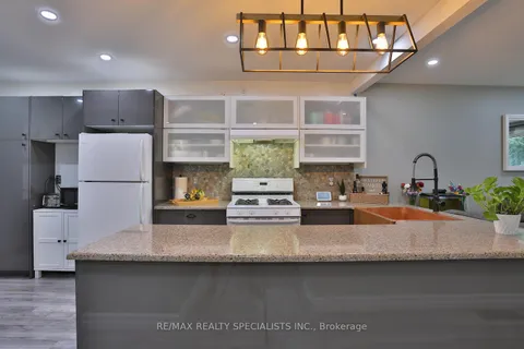 76 QUEENSDALE Cres, Guelph, ON N1H 6W3