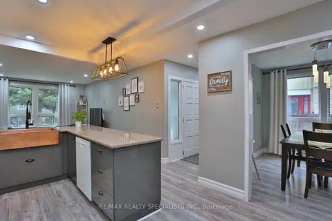 76 QUEENSDALE Cres, Guelph, ON N1H 6W3