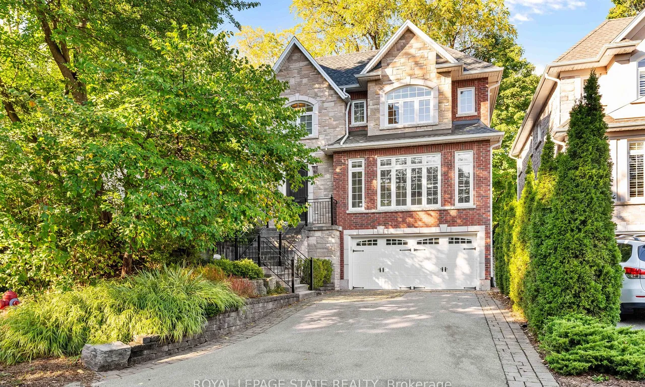 67 1/2 Alma St, Hamilton, ON L9H 2E3