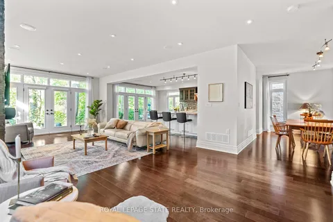 67 1/2 Alma St, Hamilton, ON L9H 2E3