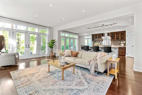 67 1/2 Alma St, Hamilton, ON L9H 2E3