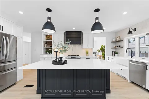 8 Johnson St, Prince Edward County, ON K0K 2T0