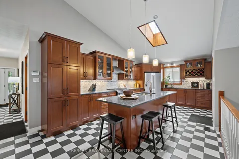 650 Champlain Blvd, Cambridge, ON N1R 7Z7