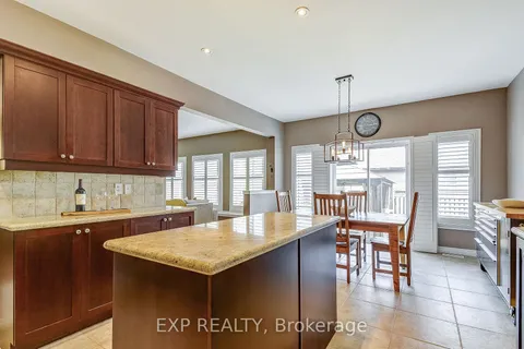 3 Cowper Crt, Hamilton, ON L9H 7T3