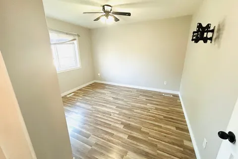 85 Stanley St, Belleville, ON K8N 3Z9