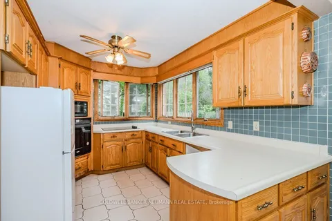 6 McElderry Rd, Guelph, ON N1G 4K2