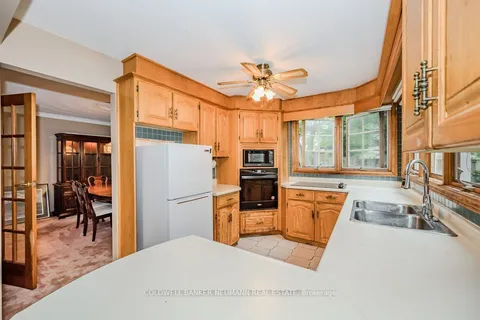 6 McElderry Rd, Guelph, ON N1G 4K2