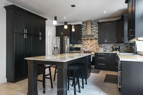 1516 North Wenige Dr, London, ON N5X 0J4