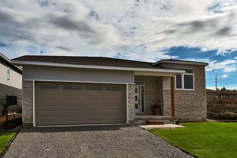 44 Summit Cres, Belleville, ON K8N 2X2