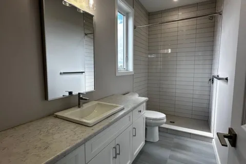 44 Summit Cres, Belleville, ON K8N 2X2