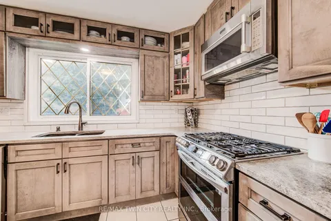 118 Glenvalley Dr, Cambridge, ON N1T 1P9