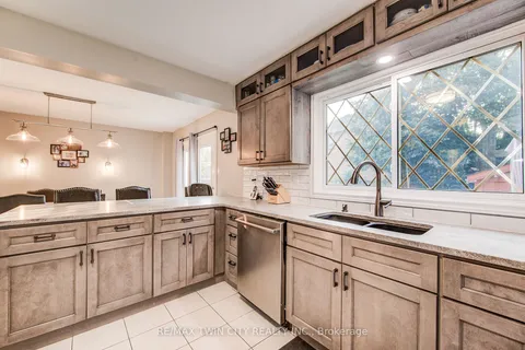 118 Glenvalley Dr, Cambridge, ON N1T 1P9
