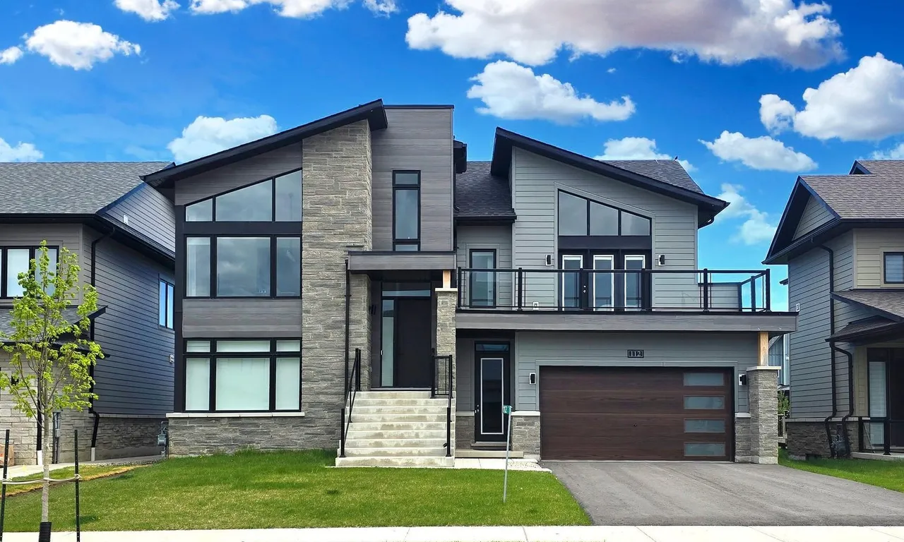 112 Stoneleigh Dr, Blue Mountains, ON L9Y 0V1
