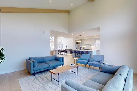 112 Stoneleigh Dr, Blue Mountains, ON L9Y 0V1