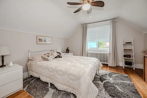 187 Grenfell St, Hamilton, ON L8H 3J5
