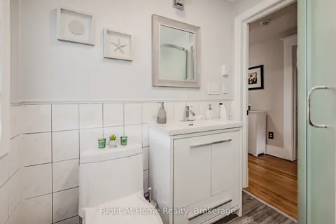 187 Grenfell St, Hamilton, ON L8H 3J5