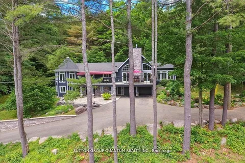 167 Santas Village Rd, Bracebridge, ON P1L 0N3