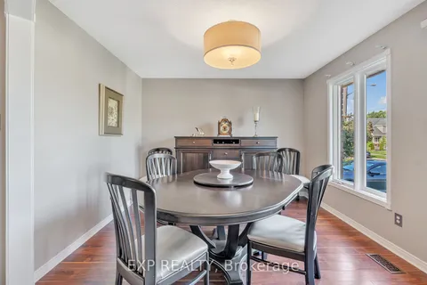 95 First Rd, Hamilton, ON L8J 2S4