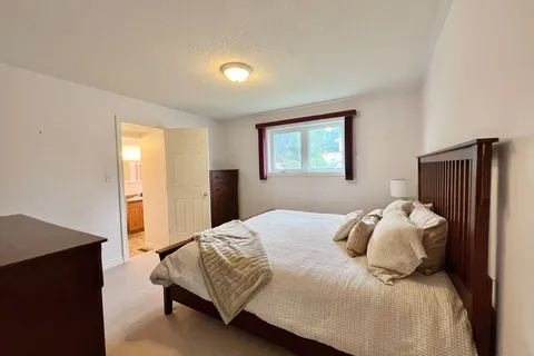 61 Wilkins St, Quinte West, ON K8V 3M6