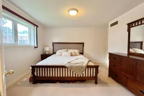 61 Wilkins St, Quinte West, ON K8V 3M6