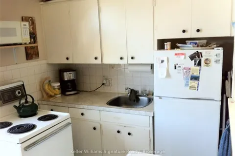 9 Simcoe St, Kawartha Lakes, ON K9V 2G2