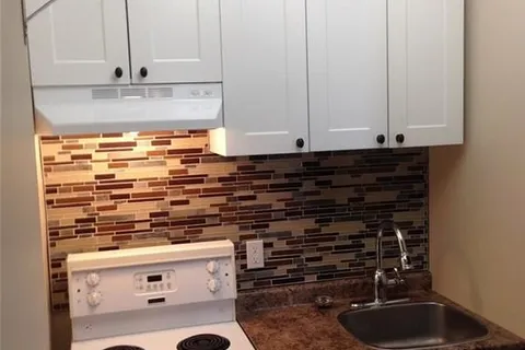 9 Simcoe St, Kawartha Lakes, ON K9V 2G2