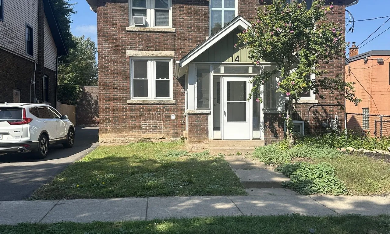 14 BURRIS St, Hamilton, ON L8M 2J2