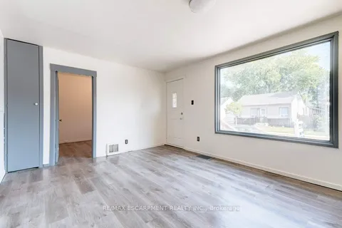 453 Paling Ave, Hamilton, ON L8H 5K3