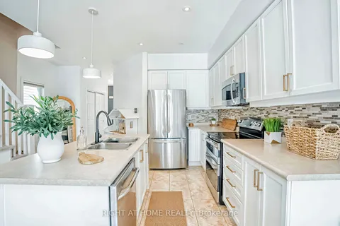 618 Knox Ave, Hamilton, ON L8H 6K3