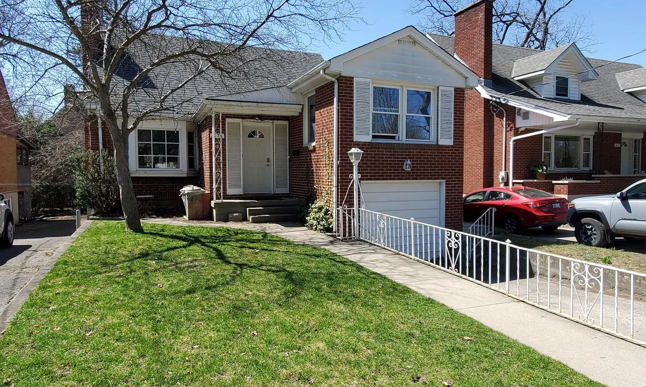 1035 Brough St, London, ON N6A 3N5