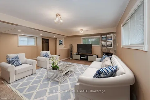 94 Glenburnie Dr, Guelph, ON N1E 4C8