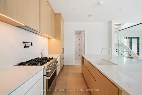 365 MANHATTAN Dr, London, ON N6K 0L5
