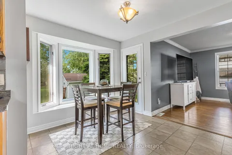18 Topham Blvd, Welland, ON L3C 7E1