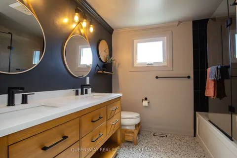 47 Lambert St, Hamilton, ON L8V 4N6