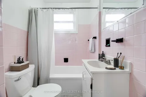 144 Giles St, London, ON N5Z 2V7