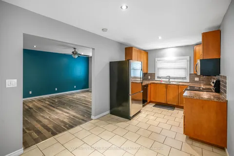 30 Lasalle St, Welland, ON L3B 4J6
