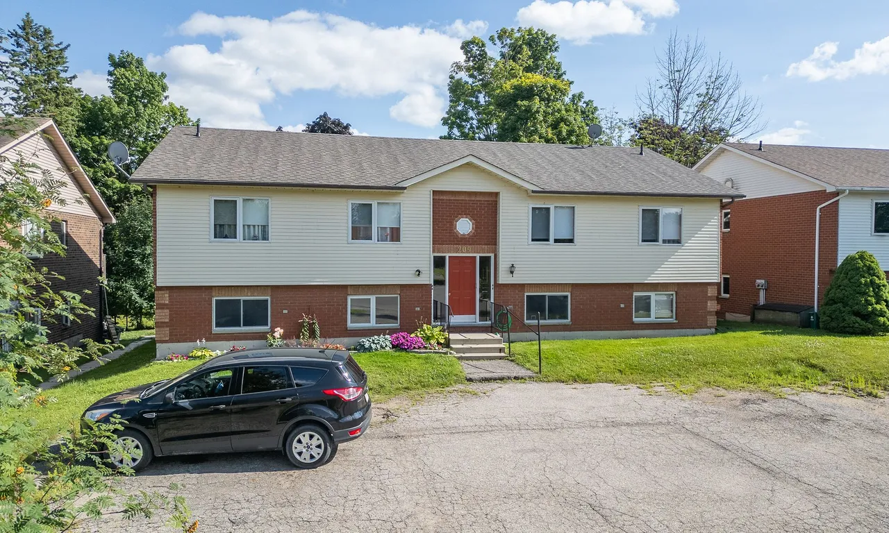 209 Sarah Crt, Shelburne, ON L9V 2Z8