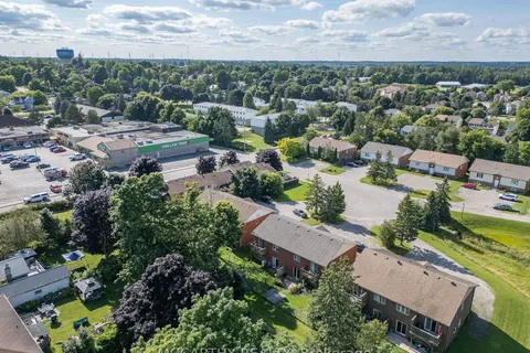 209 Sarah Crt, Shelburne, ON L9V 2Z8