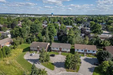 209 Sarah Crt, Shelburne, ON L9V 2Z8