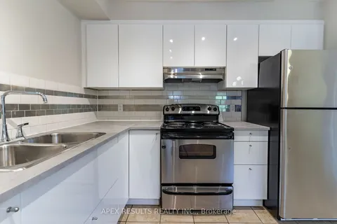 563 James St, Hamilton, ON L8L 1J8