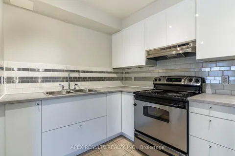 563 James St, Hamilton, ON L8L 1J8
