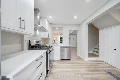 98 Cope St, Hamilton, ON L8H 5B2