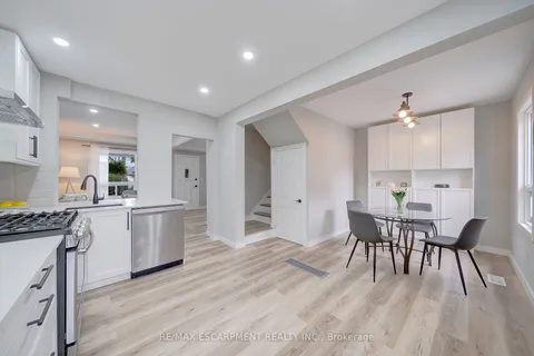 98 Cope St, Hamilton, ON L8H 5B2