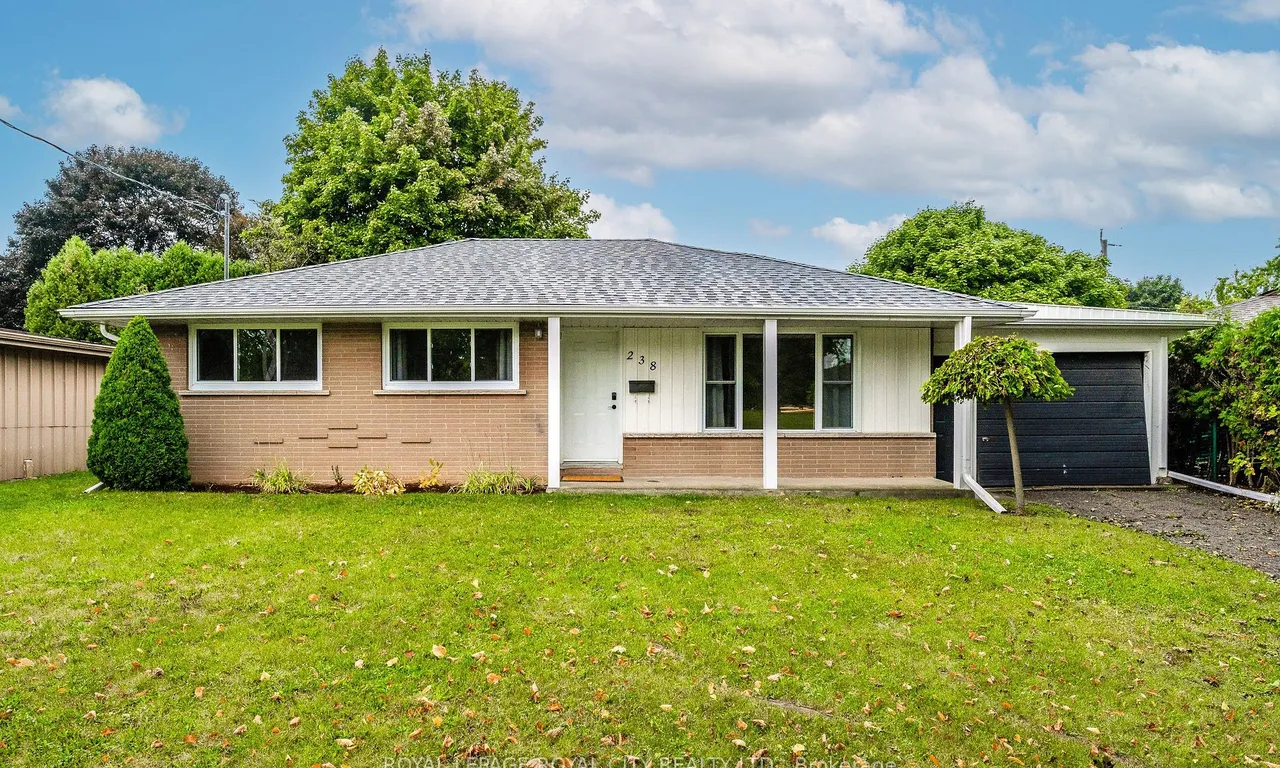 238 Cedar St, Cambridge, ON N1S 1W7