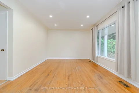 238 Cedar St, Cambridge, ON N1S 1W7